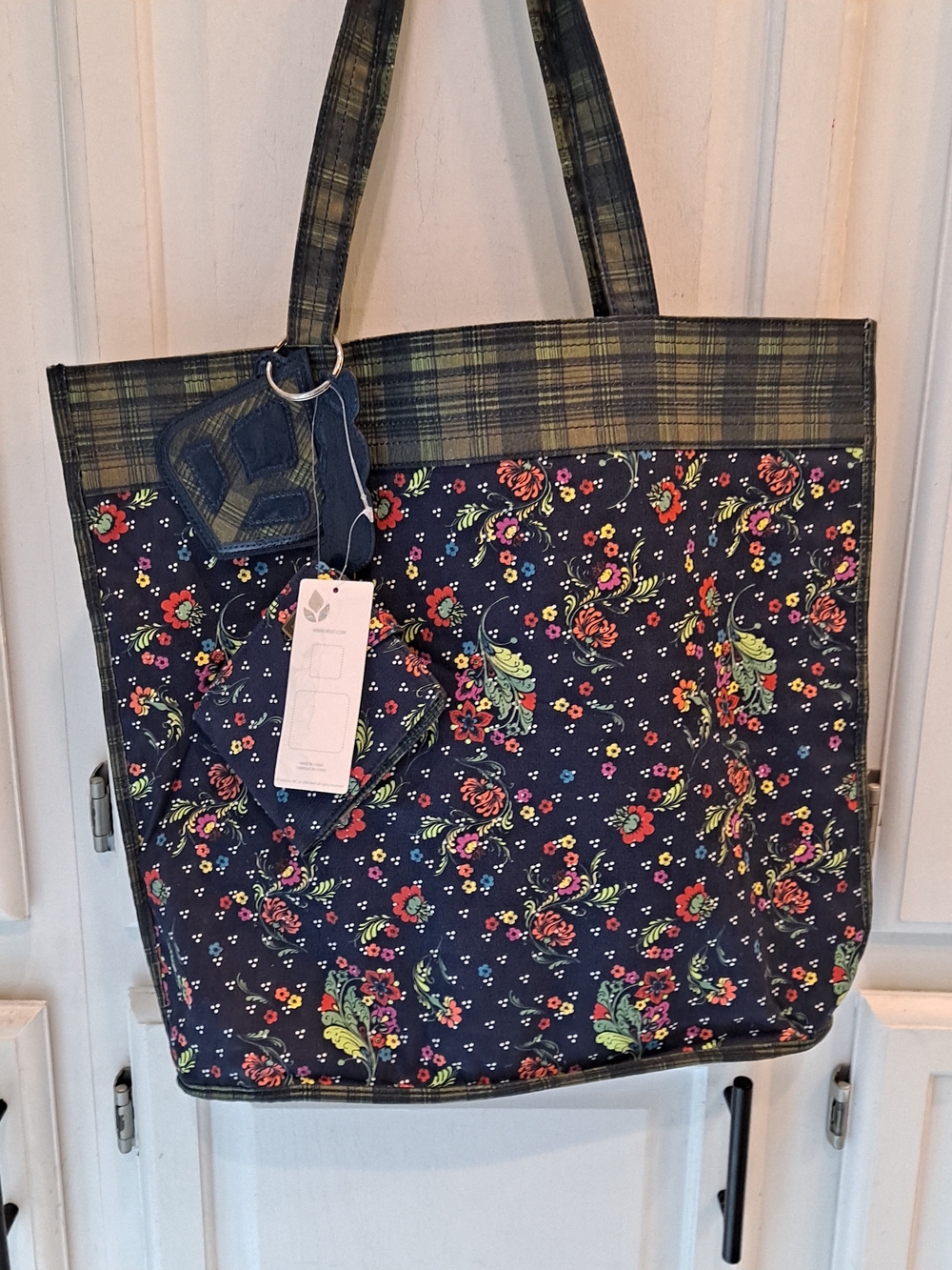 Reef Juana Navy Floral Tote Plaid Trim NWT Cotton Ripstop Nylon Beach Carryall